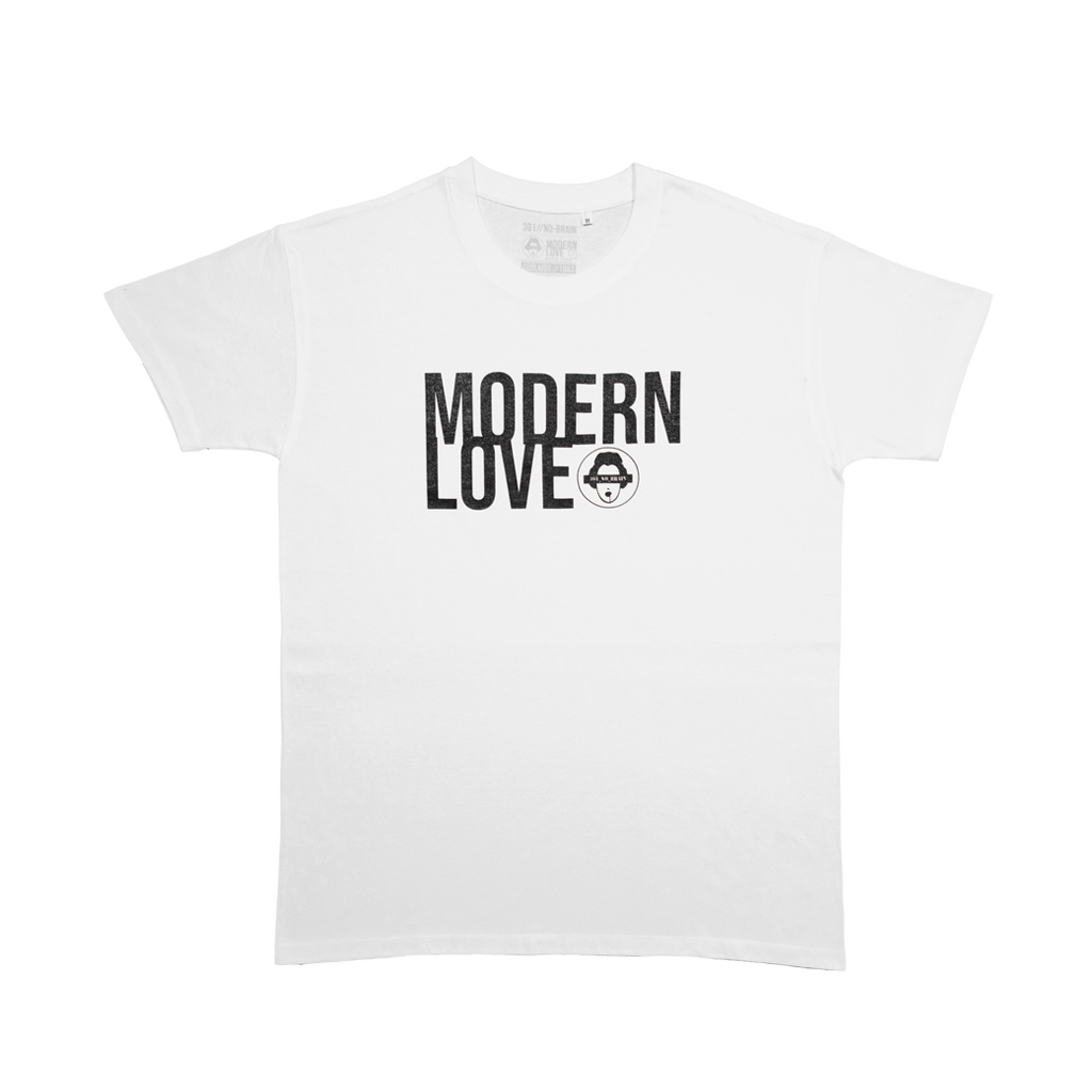 La T-shirt Unisex Modern Love di 301_NO_BRAIN rappresenta lo spirito libero delle notti di Londra. Slim fit, 100% cotone e ideale per chi ama la libertà. Disponibile in dark black e optical white. Made in Italy con amore. |Modern Love|